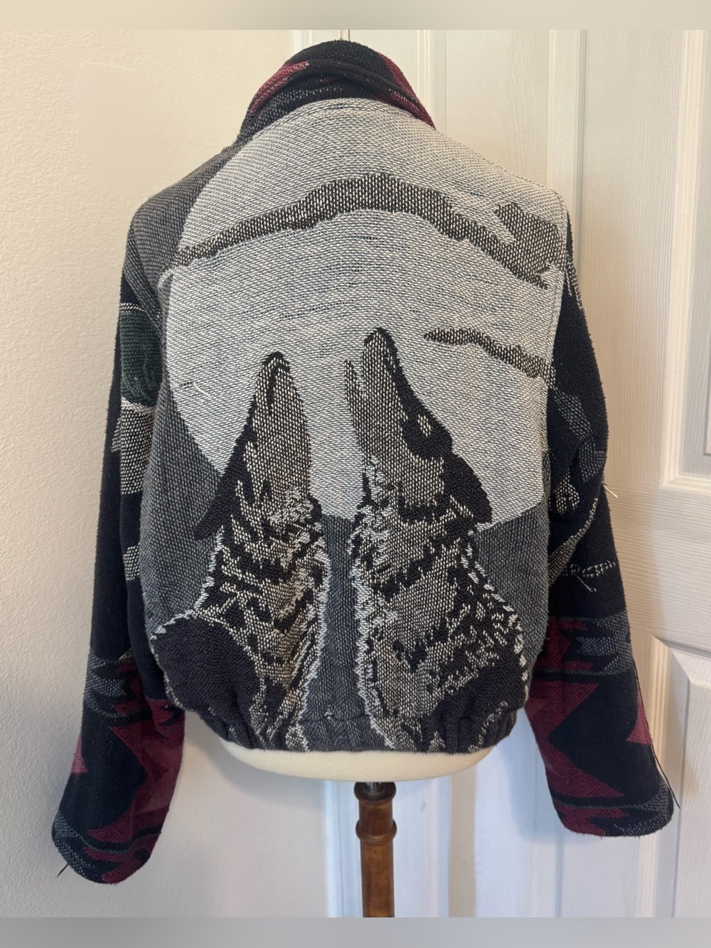 Vintage 90s Painted Pony Wolf Southwestern Tapestry Jacket Cropped Concho Button - Picture 2 of 16